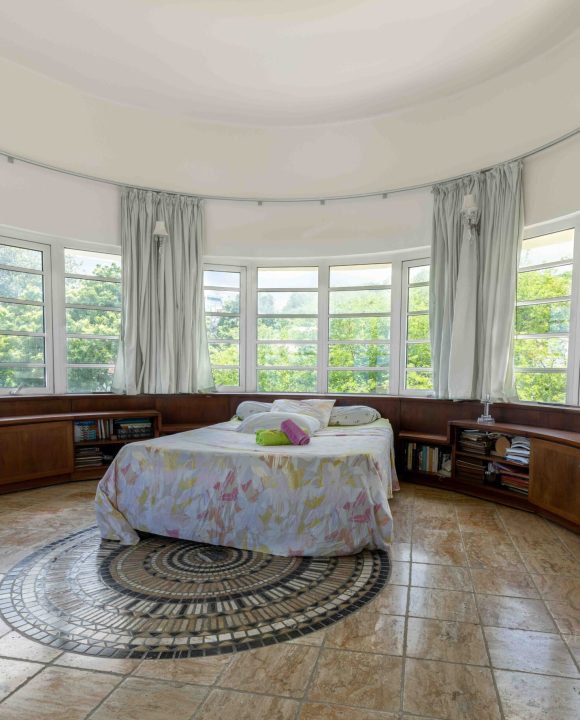 Master Bedroom of the luxury villa in Martinique with upscale design and ambiance.